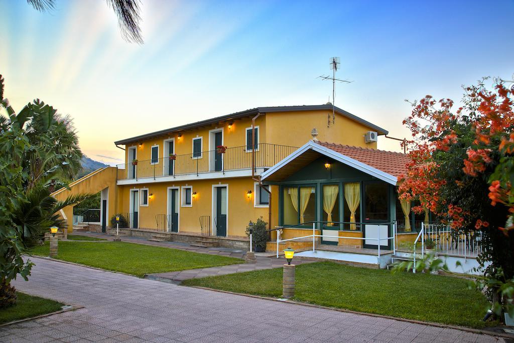 Casa Vacanze Alcantara Gaggi Exterior photo